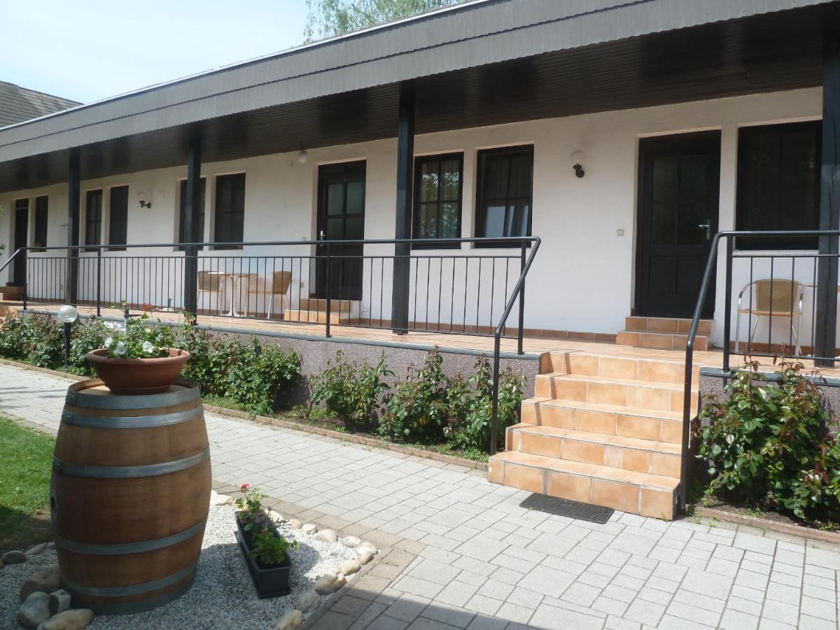 Ferienwohnungen & Weingut Kroiss Silvia Illmitz Exterior foto